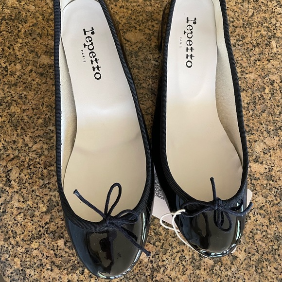 Sold - Picture 3 of 6